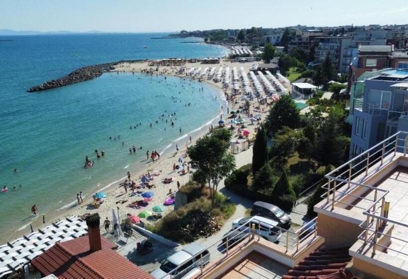 هتل Elizabeth Beach Apartments