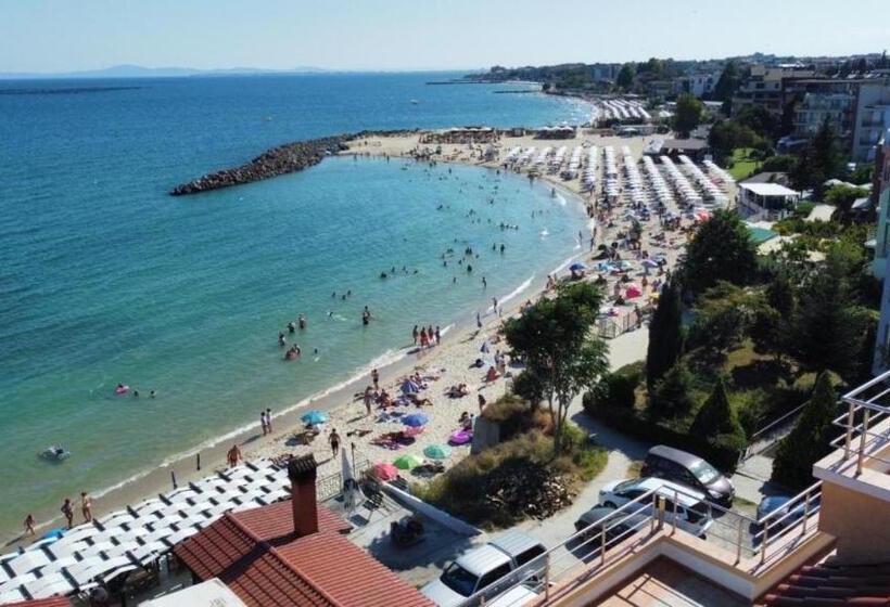 هتل Elizabeth Beach Apartments