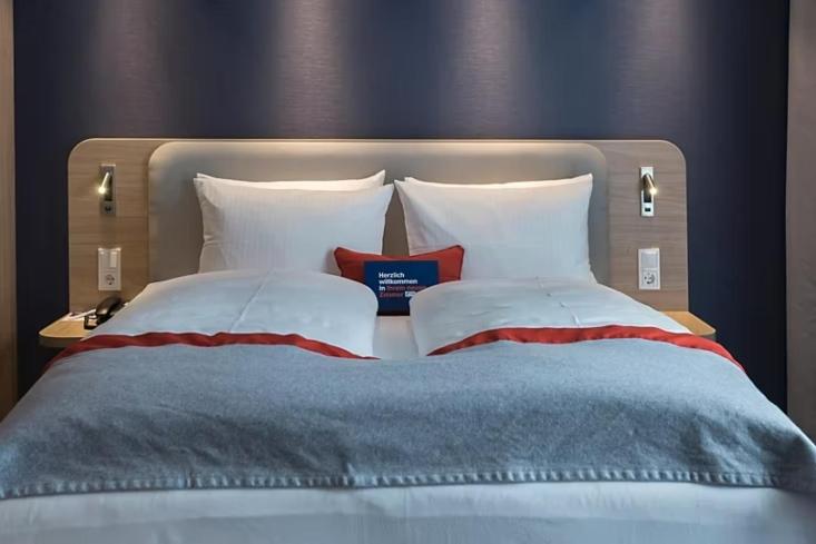 هتل Holiday Inn Express Heilbronn, An Ihg