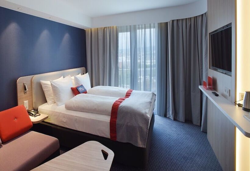 هتل Holiday Inn Express Heilbronn, An Ihg