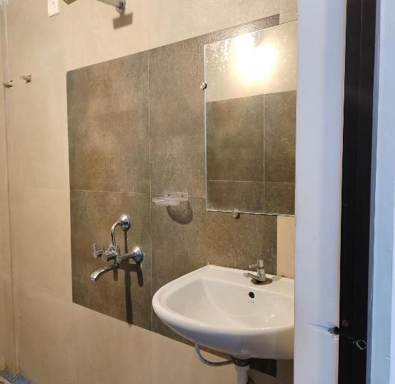 هتل Miranda Guest House By Rosh Hospitality