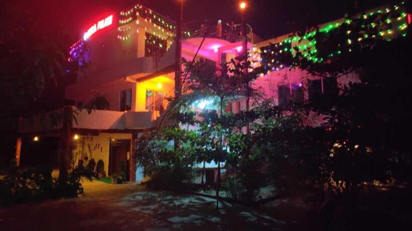 Отель Oyo Heera Palace