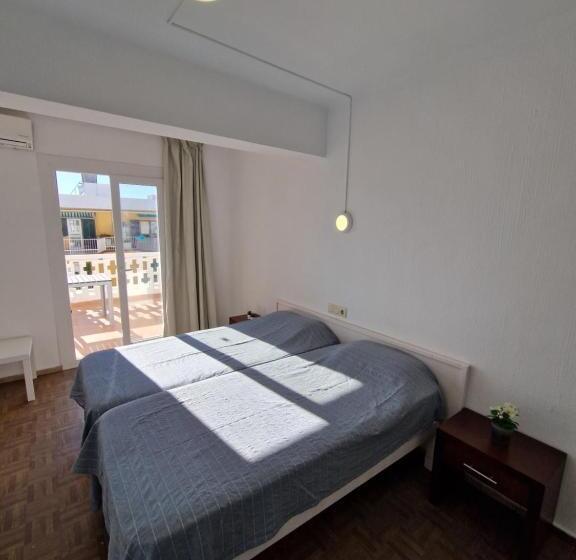 هتل Hostal Sol De Mallorca