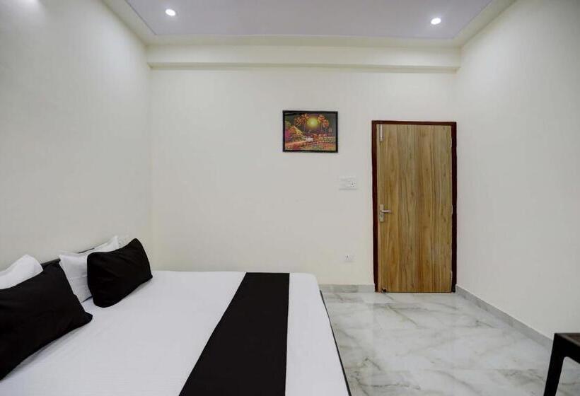 Oyo Hotel Divine