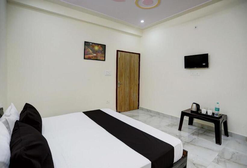Oyo Hotel Divine