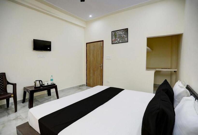 Oyo Hotel Divine