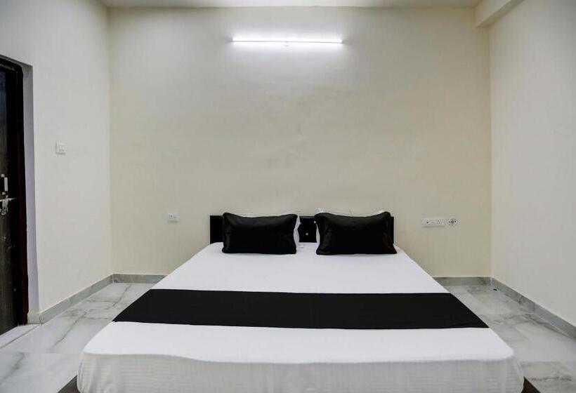 Oyo Hotel Divine