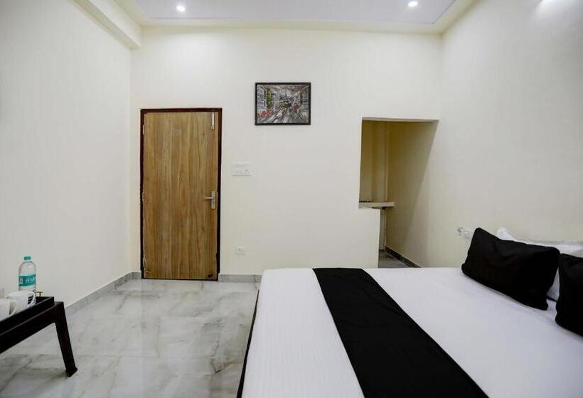 Oyo Hotel Divine