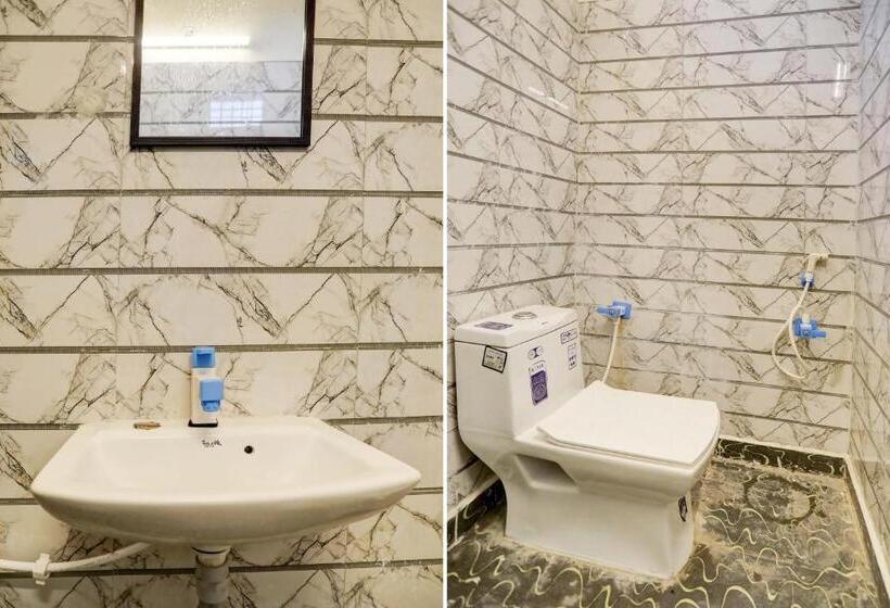 Oyo Hotel Divine