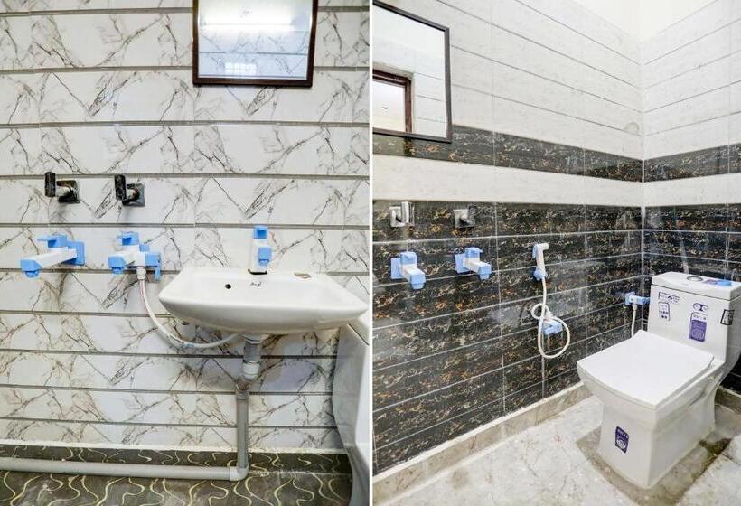Oyo Hotel Divine