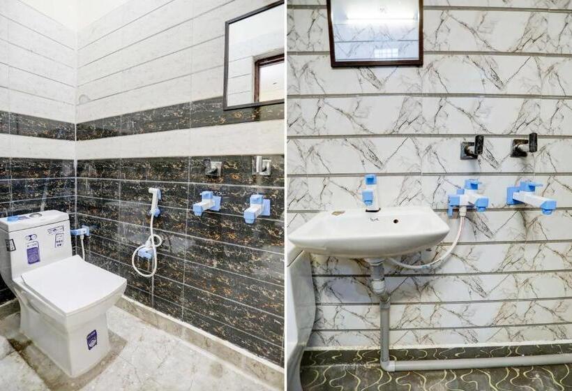 Oyo Hotel Divine