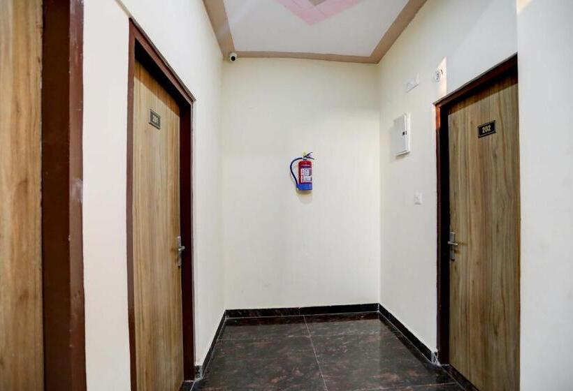 Oyo Hotel Divine