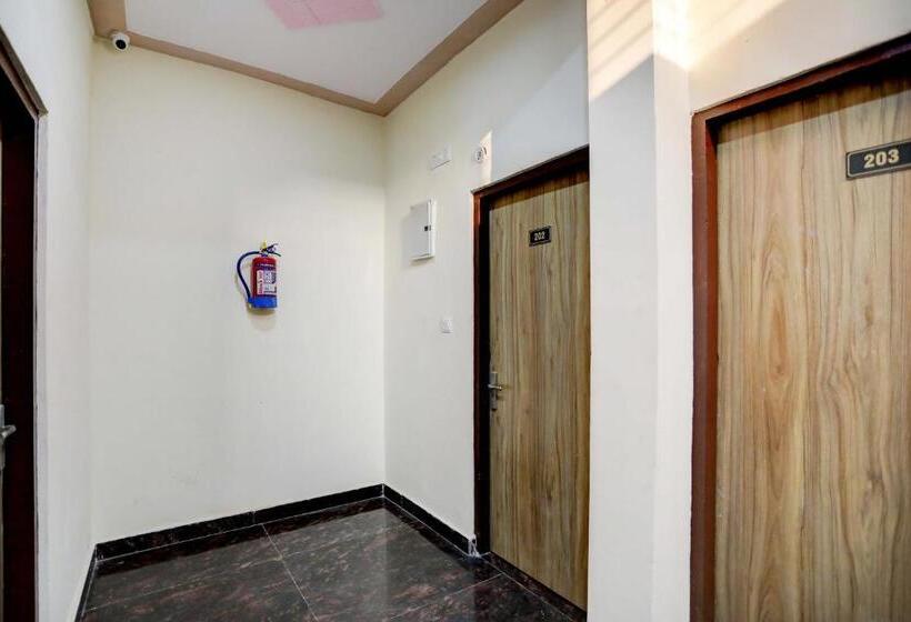 Oyo Hotel Divine