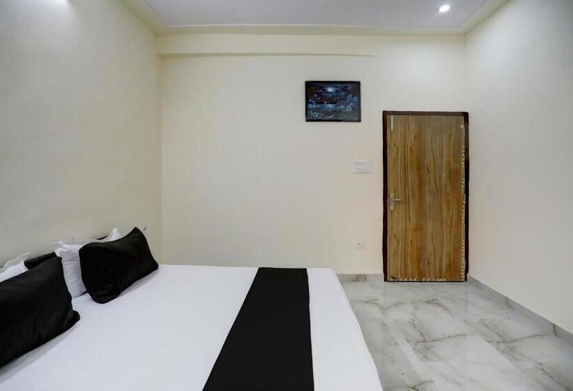 Oyo Hotel Divine