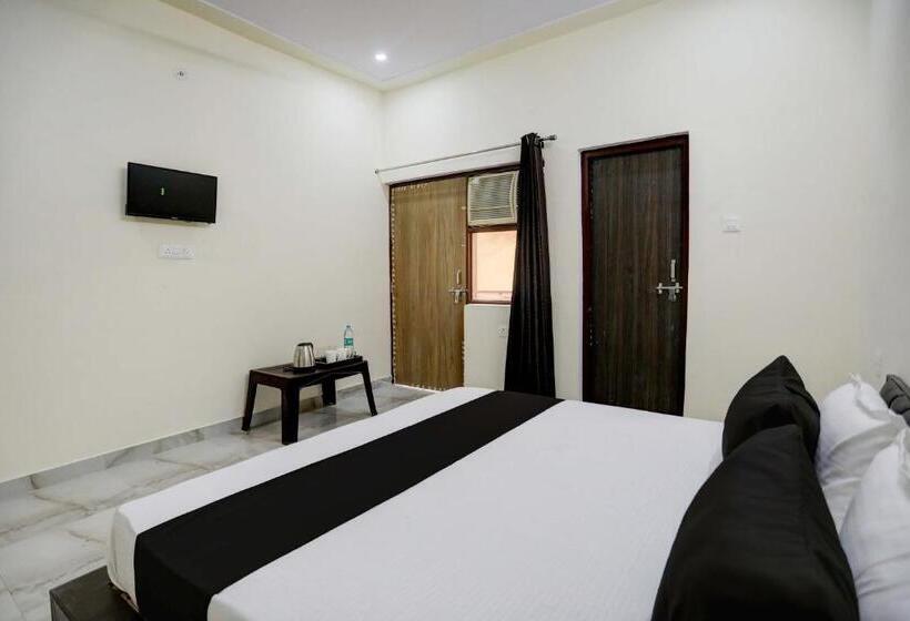 Oyo Hotel Divine
