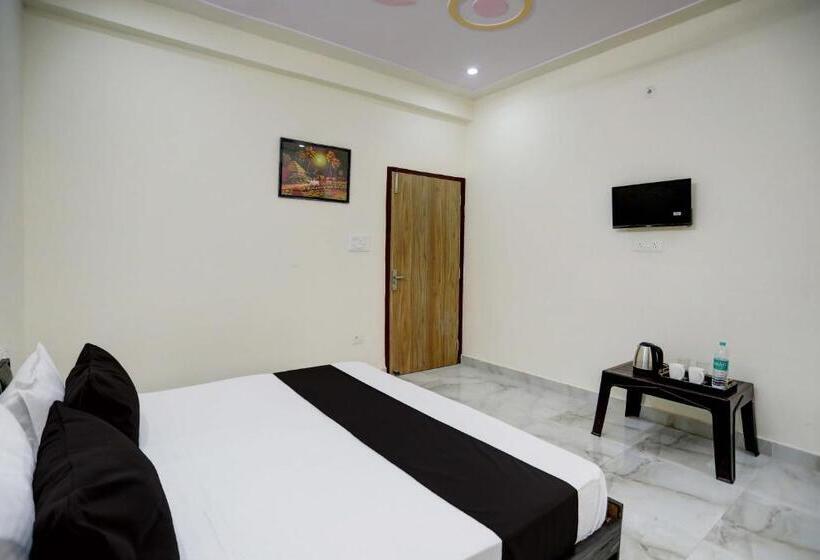 Oyo Hotel Divine