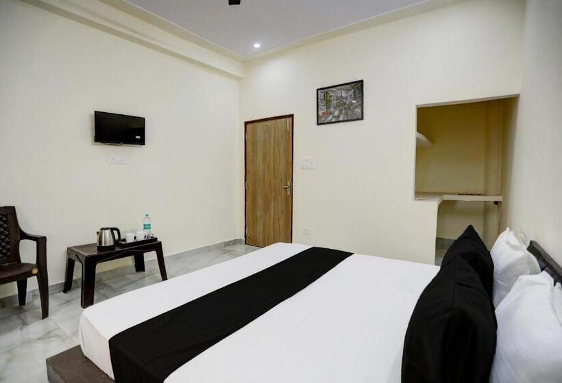 Oyo Hotel Divine
