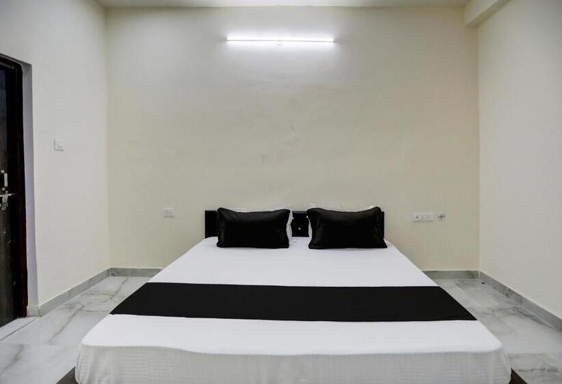 Oyo Hotel Divine