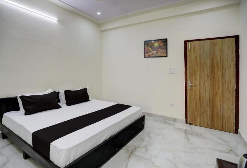 Oyo Hotel Divine