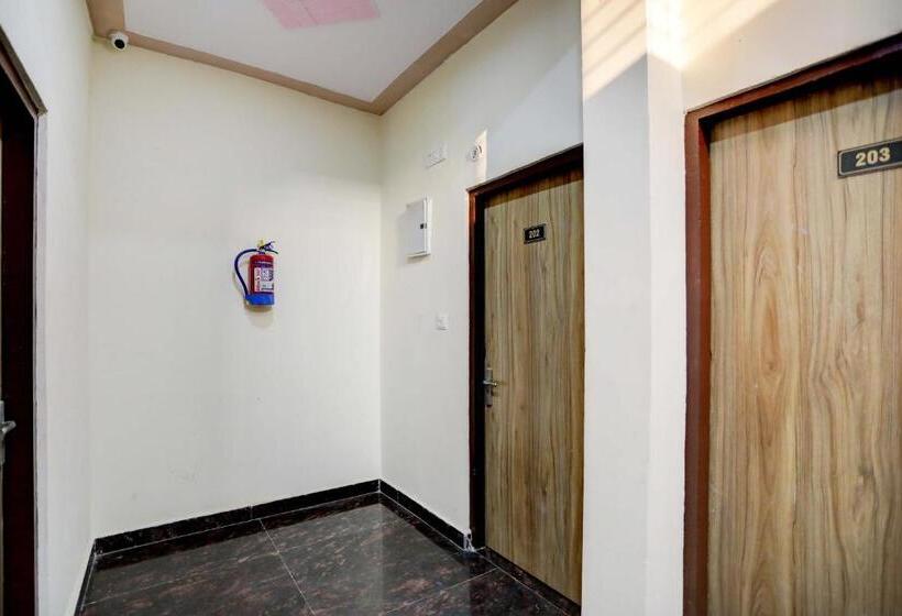 Oyo Hotel Divine