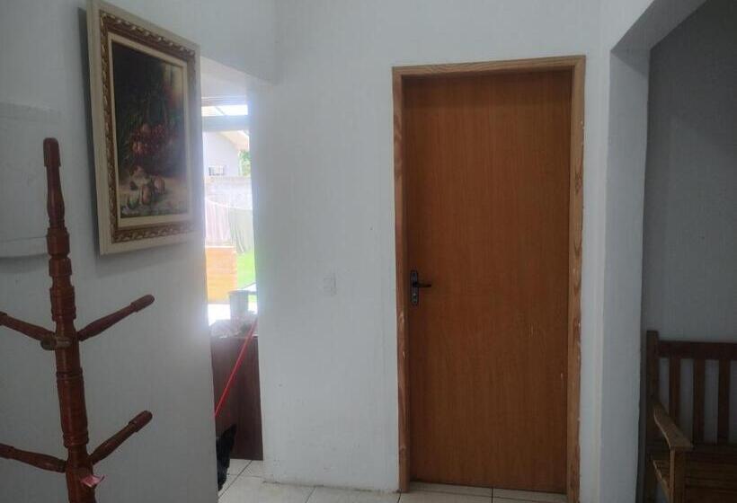بنسيون Casa De Hóspedes Nos Carianos Perto Do Aeroporto