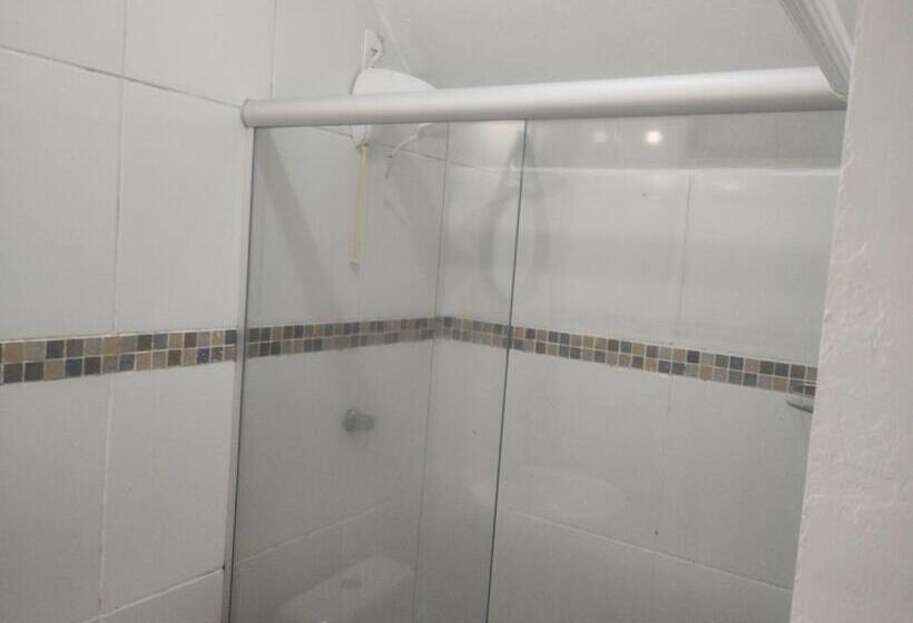 بنسيون Casa De Hóspedes Nos Carianos Perto Do Aeroporto