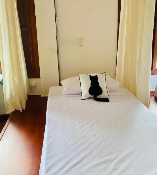 پانسیون Hostal Patio Del Río