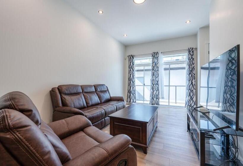 پانسیون Room 2 Of Lovely Home, Montgomery Downtown Calgary
