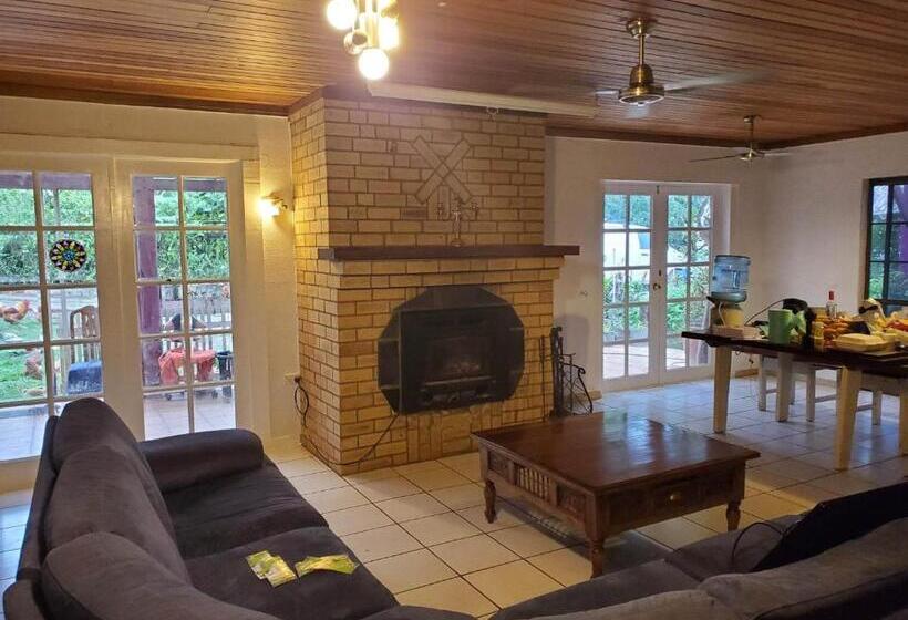 펜션 Tarzali Boho Gardens Guest House