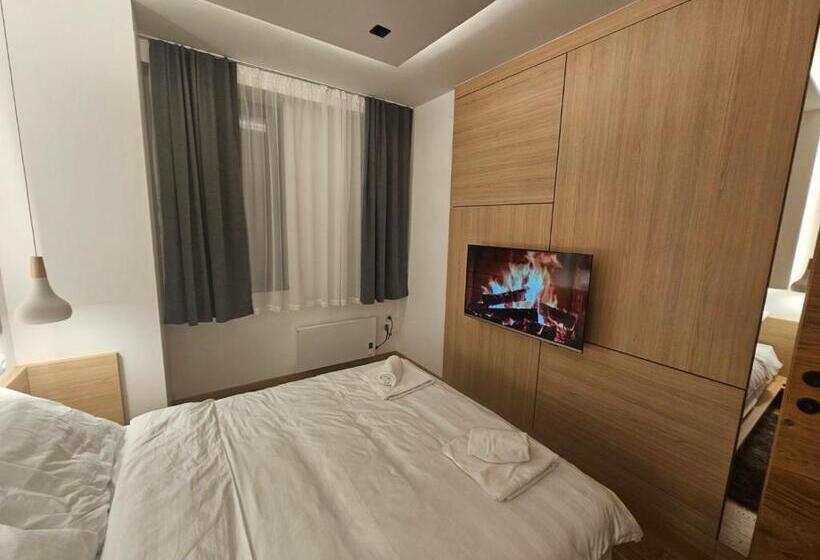 Zlatni Javor, Apartment 408