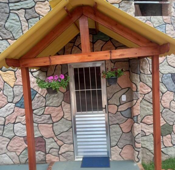 ユースホステル Pousada Rancho Das Flores