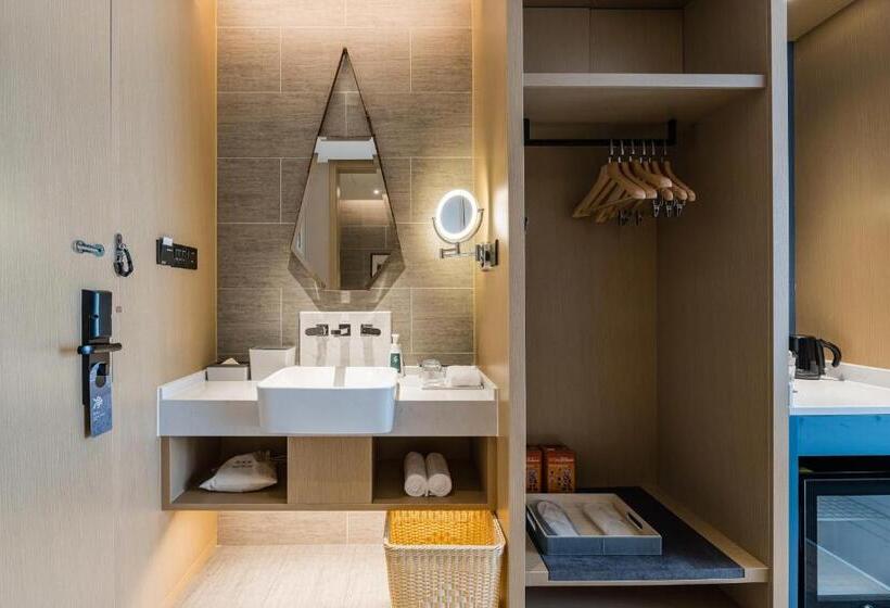 Atour Hotel Handan New Century