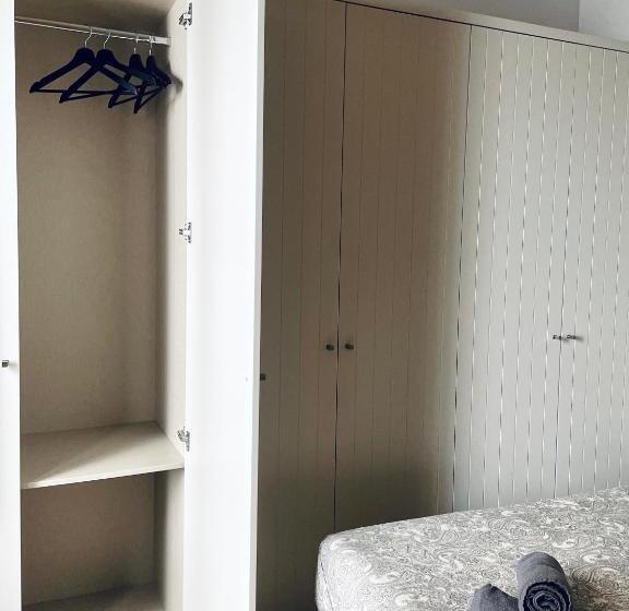 تختخواب و صبحانه Barcelona Rooms Triple With Private Bathroom In Gothic