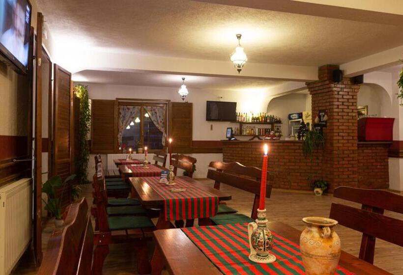 צימר Pensiunea Si Restaurant Erdo