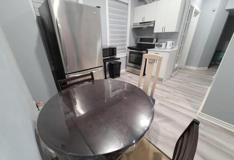 ベッドアンドブレックファースト Downtown Ottawa Spacious Room Accommodation