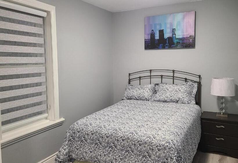 ベッドアンドブレックファースト Downtown Ottawa Spacious Room Accommodation