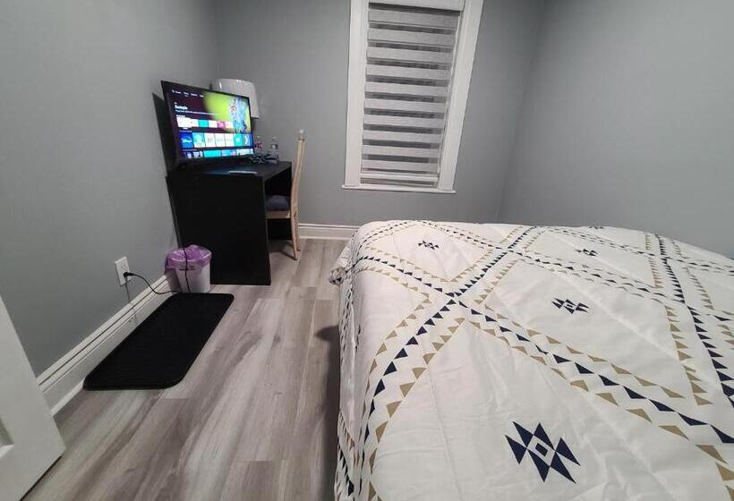 تختخواب و صبحانه Downtown Ottawa Spacious Room Accommodation