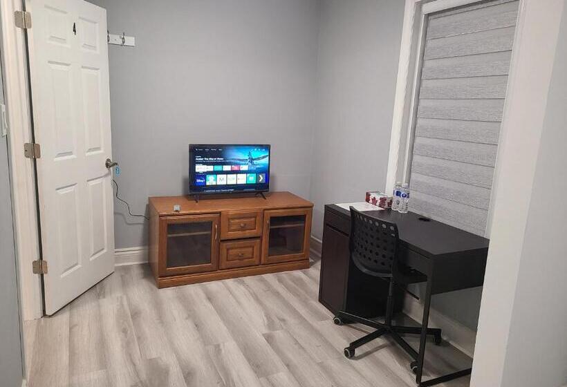 ベッドアンドブレックファースト Downtown Ottawa Spacious Room Accommodation