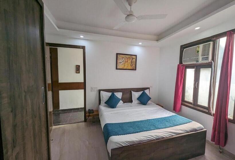 تختخواب و صبحانه White Pearl Chatterpur Nearby Qutub Minar