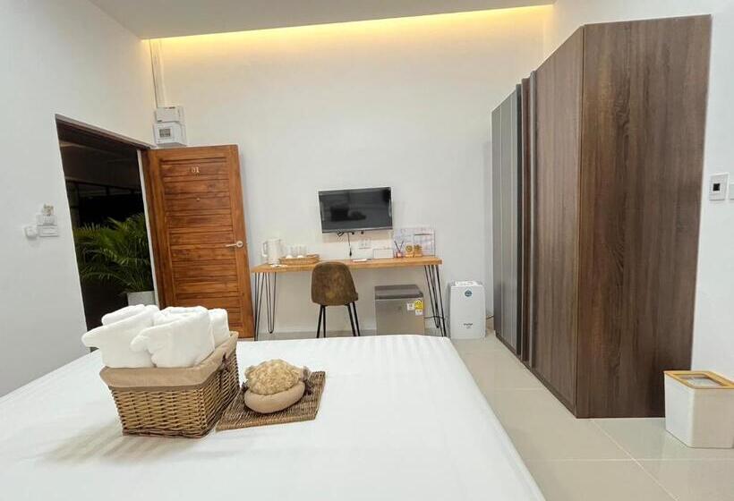 Dm Hotel & Cafe