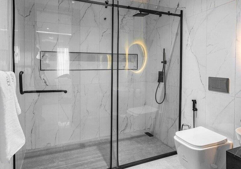 هتل Dluxe Premium