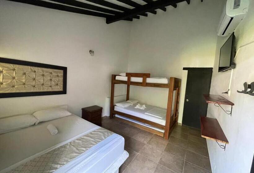 هتل Familia Casa Blanca