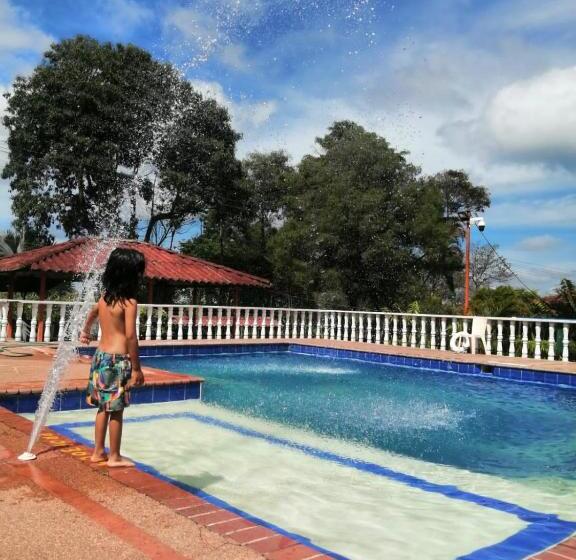 هتل Finca Turística La Bahía