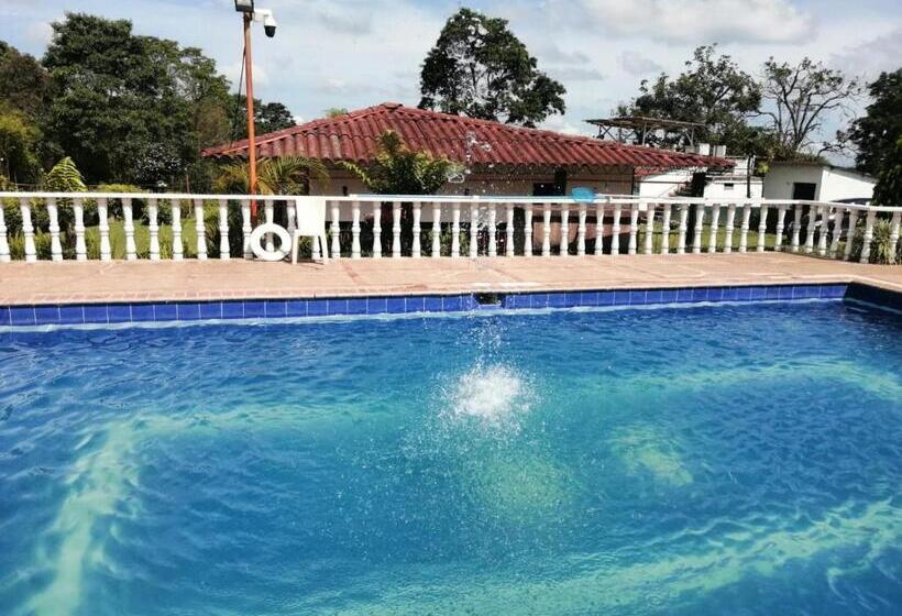 هتل Finca Turística La Bahía