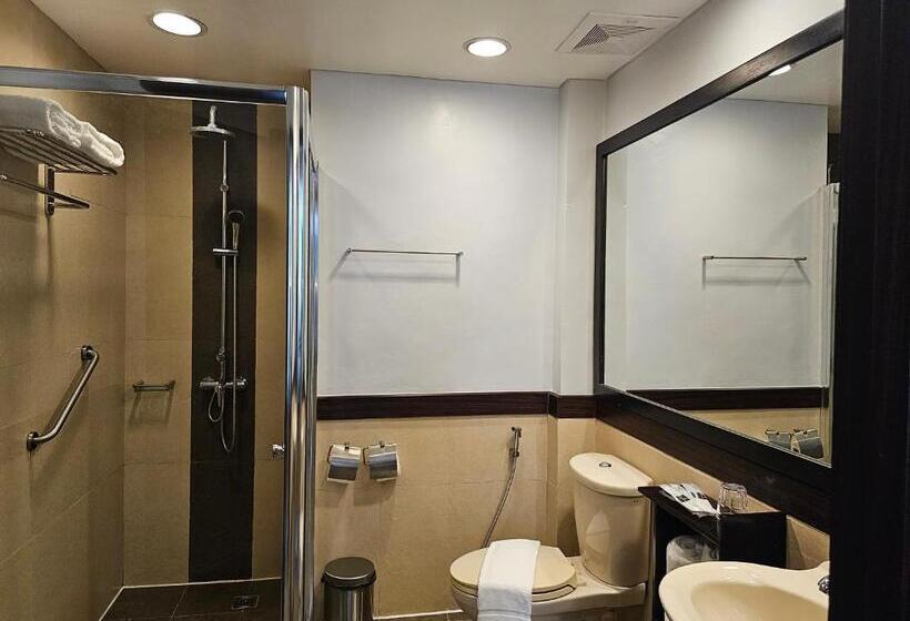 فندق Baguio Forest Lodge At Camp John Hay 004