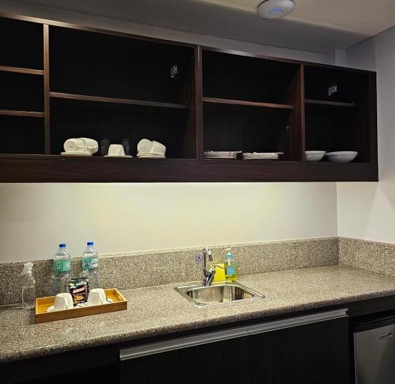 فندق Baguio Forest Lodge At Camp John Hay 004