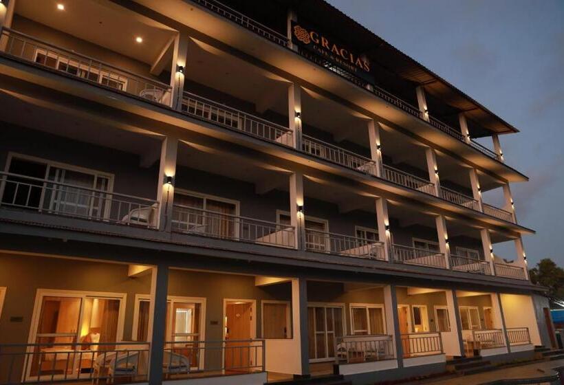 فندق Gracias Cafe & Resort
