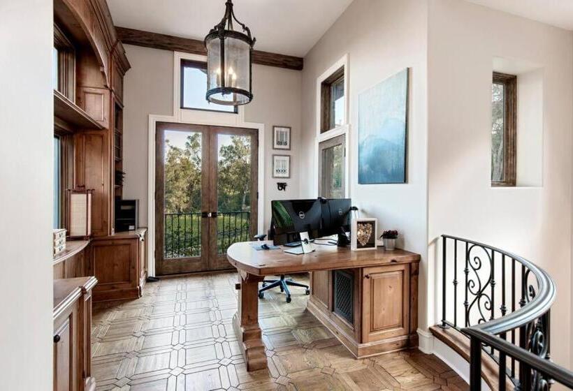 Отель Peppertree Canyon 7bd 6.5ba Luxe Urban Winery