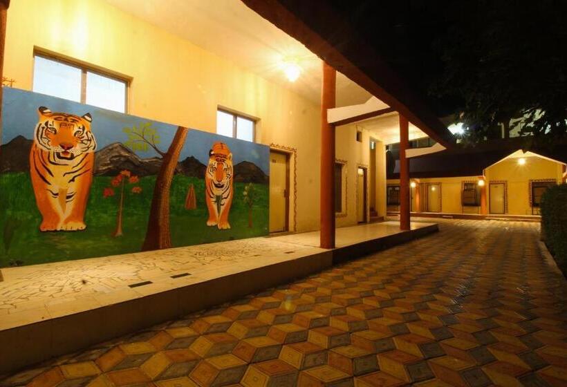 ホテル Saalwood Safari Lodge