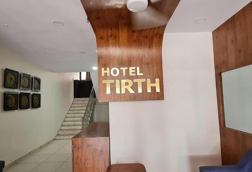 酒店 Tirth